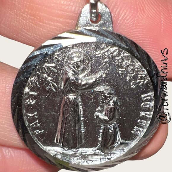 Bundle Sale 3 for $15 | Vintage Silver-Tone Religious Pendant - Picture 7 of 8